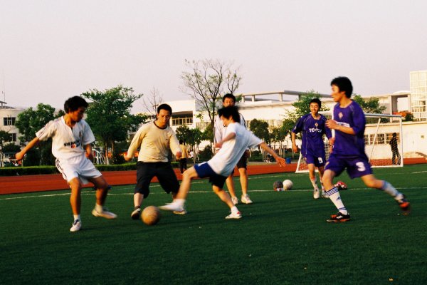 大学生足球赛